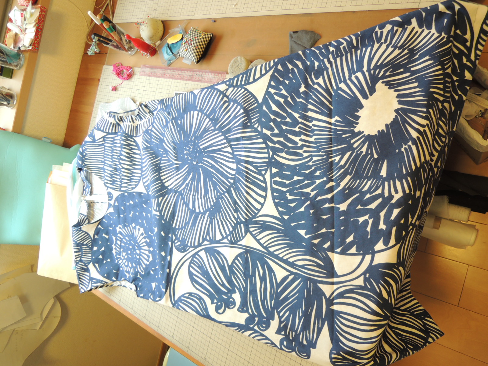 伊勢丹限定カラーのマリメッコ ワンピ完成 キュプラでパイピング布の作り方も Couture Maison Yuri Toi ユリトワ