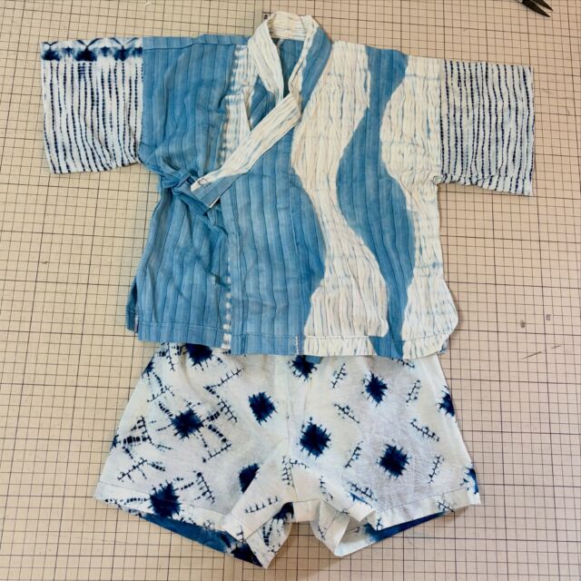 ハンドメイド犬服　ゆり 犬服習いに来たよ☆刺しゅう入り生地でレース付きワンピース | COUTURE